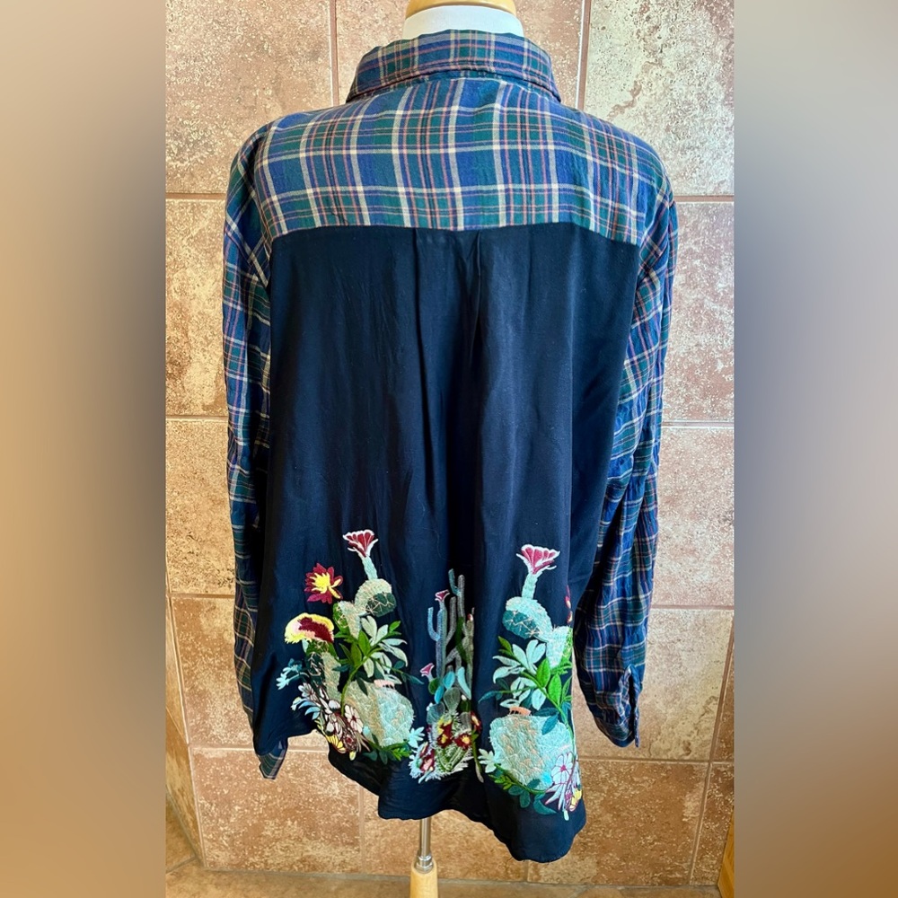 Andree By Unit Blue/Green Plaid Button Front Top w/Cactus Embroidery Back 2X